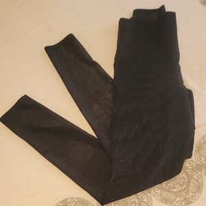 BEACH RIOT Shimmer Black & Silver Ribbed Leggings